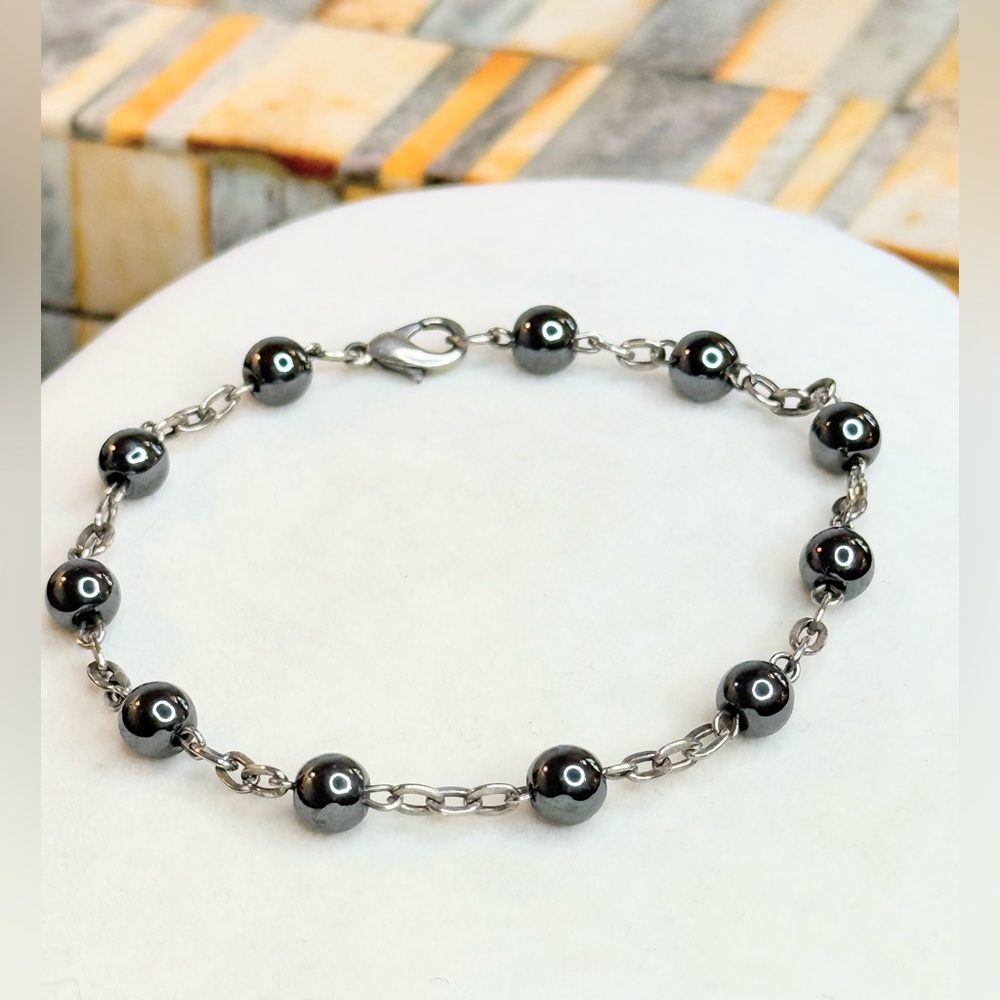 Hematite Bead Station Bracelet Silver Tone Chain 7.5” Minimalist Modern